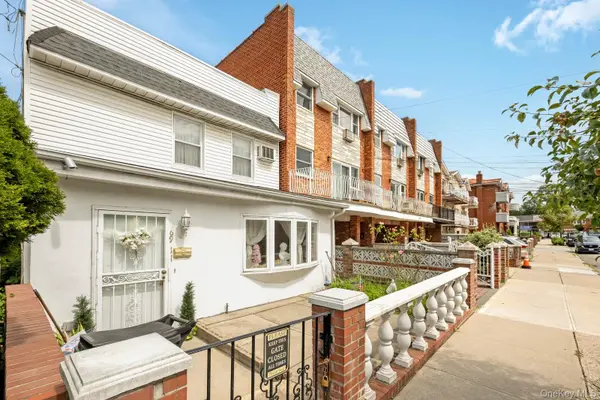 69-11 62nd DR, Middle Village, NY 11379