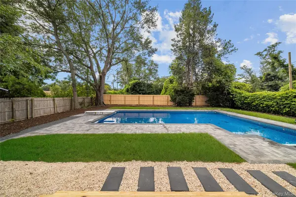 42 Rita CRES, Commack, NY 11725