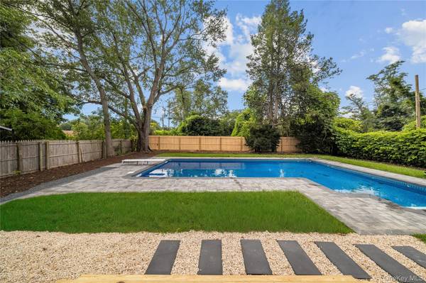 42 Rita CRES, Commack, NY 11725