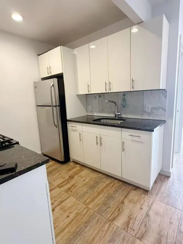 818 60th ST #6B, Brooklyn, NY 11220