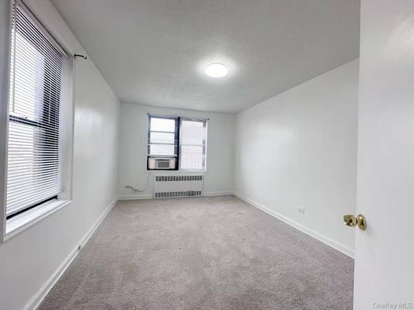 150-11 72nd RD #6F, Flushing, NY 11367