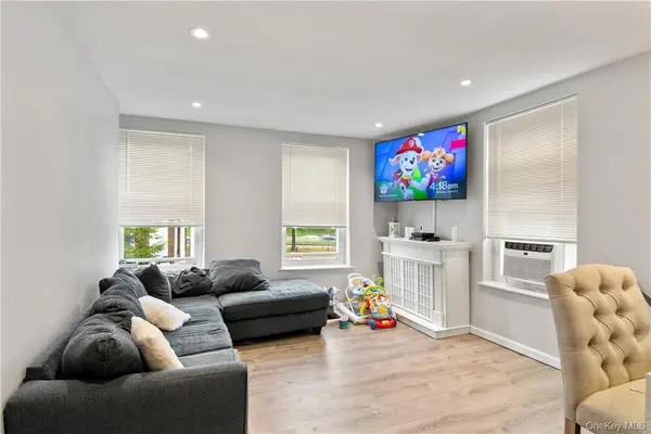 1225 Hollywood AVE, Bronx, NY 10461
