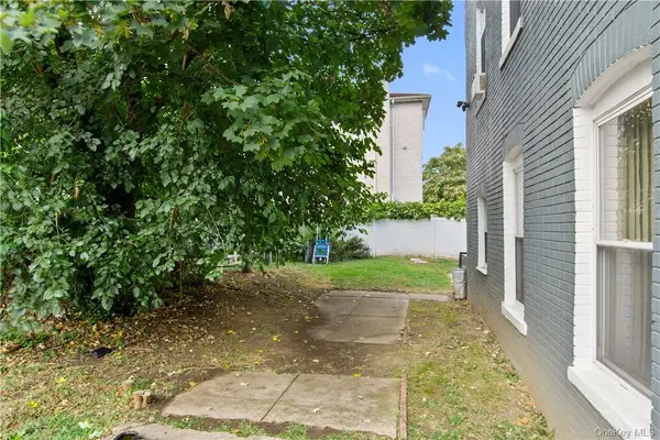 1225 Hollywood AVE, Bronx, NY 10461