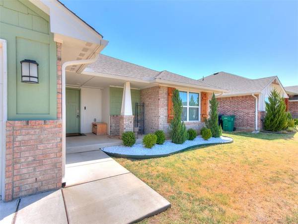 8608 NW 77th ST, Oklahoma City, OK 73132