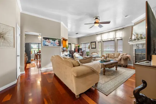 8204 NW 69th ST, Oklahoma City, OK 73132