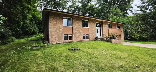 2450 BRENNER PL, Green Bay, WI 54301