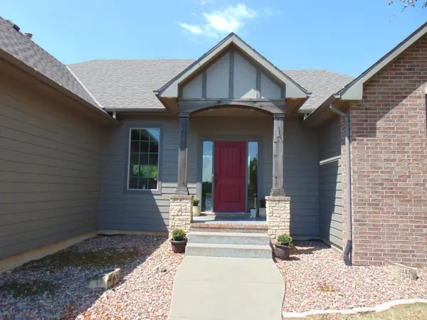5000 E Idle Banks Circle, Valley Center, KS 67147