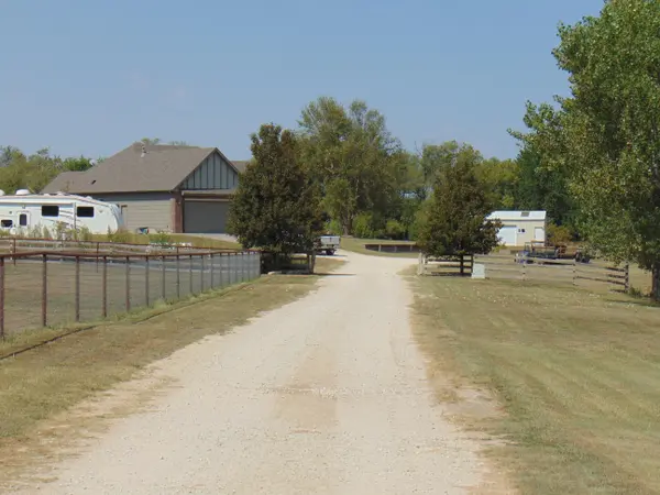 5000 E Idle Banks Circle, Valley Center, KS 67147