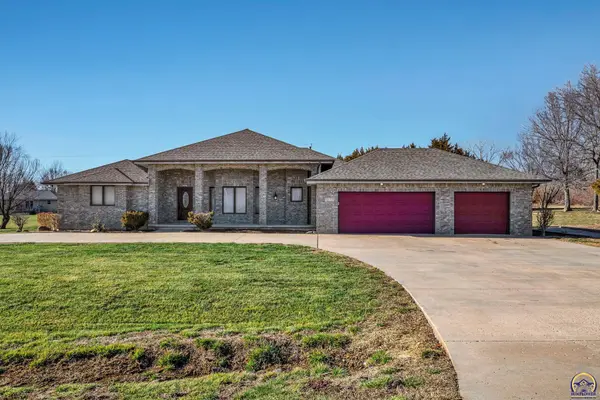 4617 SE Croco RD, Berryton, KS 66409