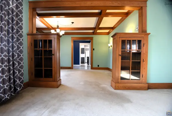 1165 SW College AVE, Topeka, KS 66604