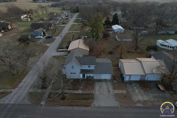 301 Poplar ST, Winchester, KS 66097