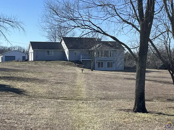 3623 SW 93rd St, Wakarusa, KS 66546