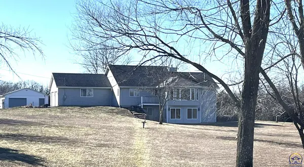 3623 SW 93rd St, Wakarusa, KS 66546