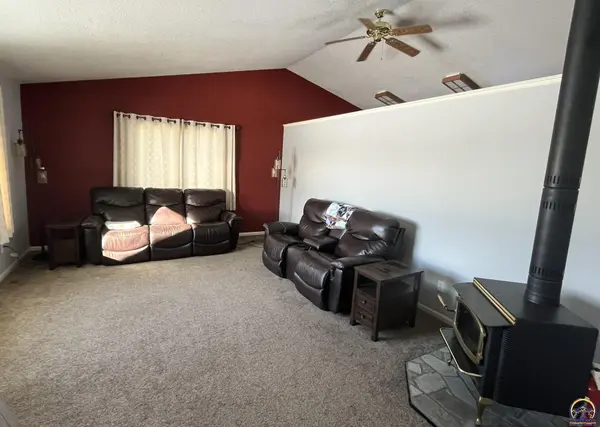 3623 SW 93rd St, Wakarusa, KS 66546