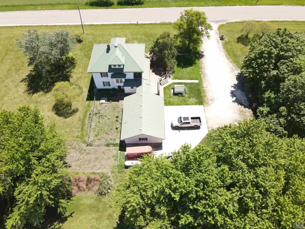 1937 216th Rd, Bern, KS 66408