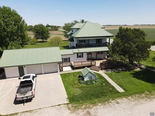 1937 216th Rd, Bern, KS 66408