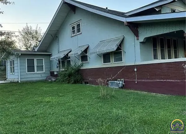 121 N 13th ST, Atchison, KS 66002