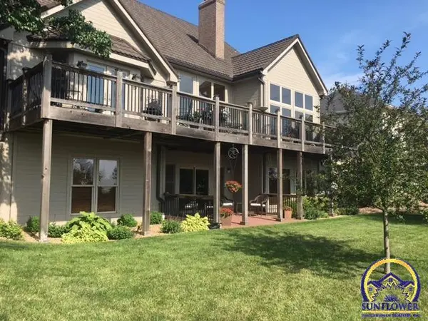 3736 SW Cobblestone PL, Topeka, KS 66610