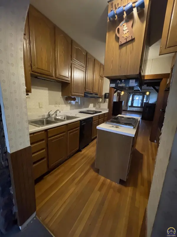 3285 SW Munson AVE Topeka, KS 66604