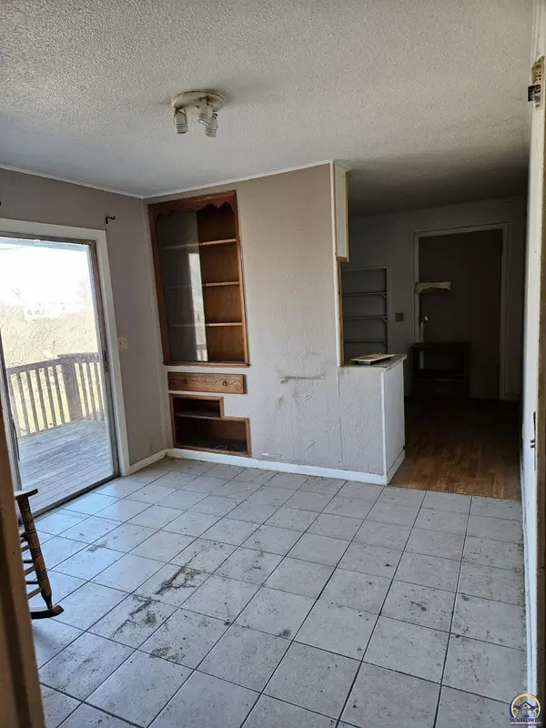 3293 Hwy K 68, Ottawa, KS 66067