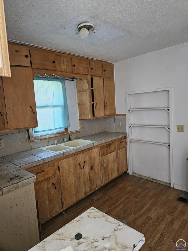 3293 Hwy K 68, Ottawa, KS 66067