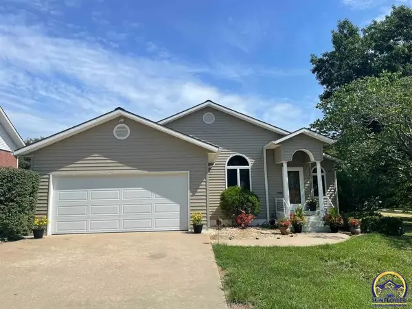240 Fairway DR, Council Grove, KS 66846