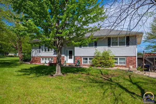 3644 SE Croco RD, Topeka, KS 66605