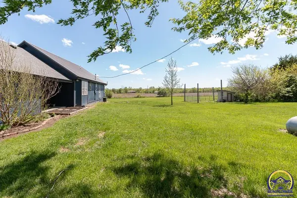 12855 S RD, Hoyt, KS 66440