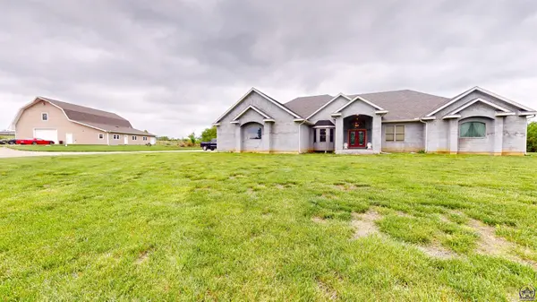 4950 NW 62nd St, Topeka, KS 66610-1308