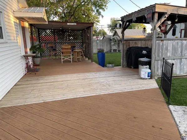 319 Kansas AVE Alma, KS 66401