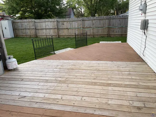 319 Kansas AVE Alma, KS 66401