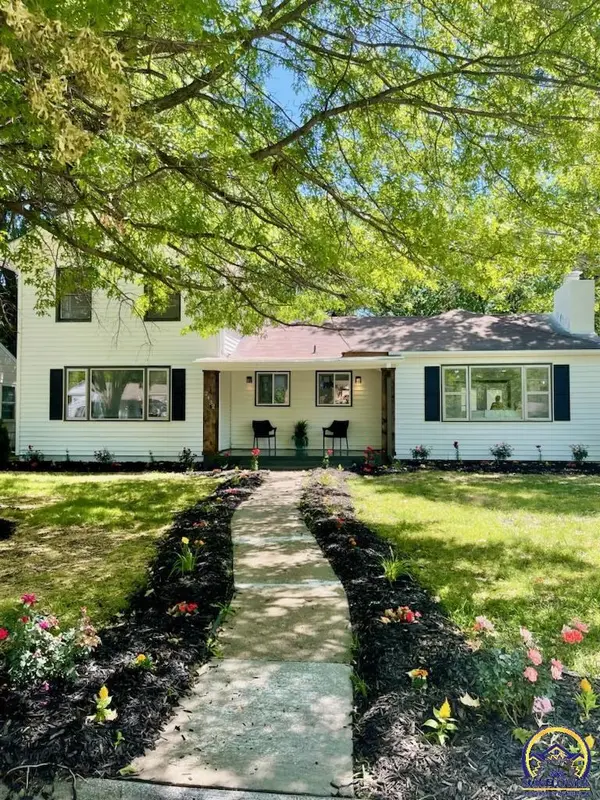2432 SW Seabrook AVE, Topeka, KS 66614