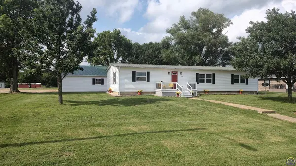 602 E 4th St, Lebo, KS 66856-0000