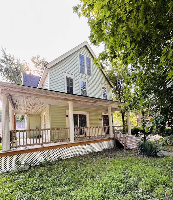 1259 SW Mulvane ST, Topeka, KS 66604