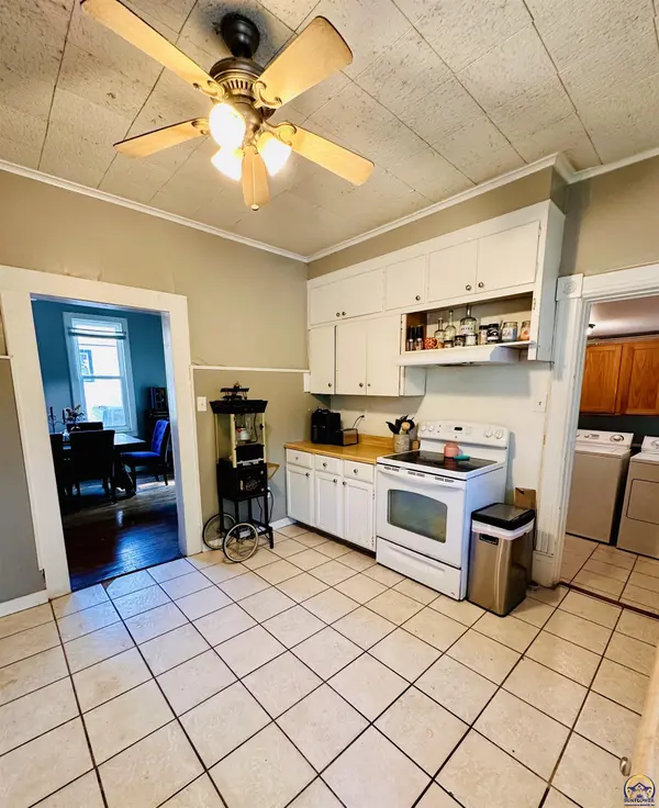 1259 SW Mulvane ST, Topeka, KS 66604