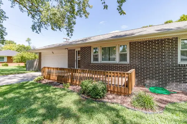 208 Sage RD, Silver Lake, KS 66539