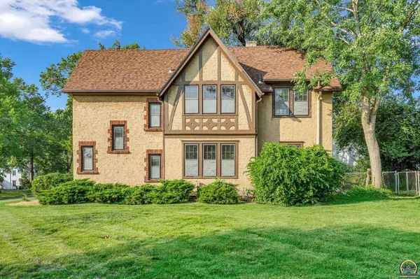 2501 SW Granthurst AVE, Topeka, KS 66611