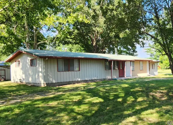 310 W 1st AVE, Fairview, KS 66425