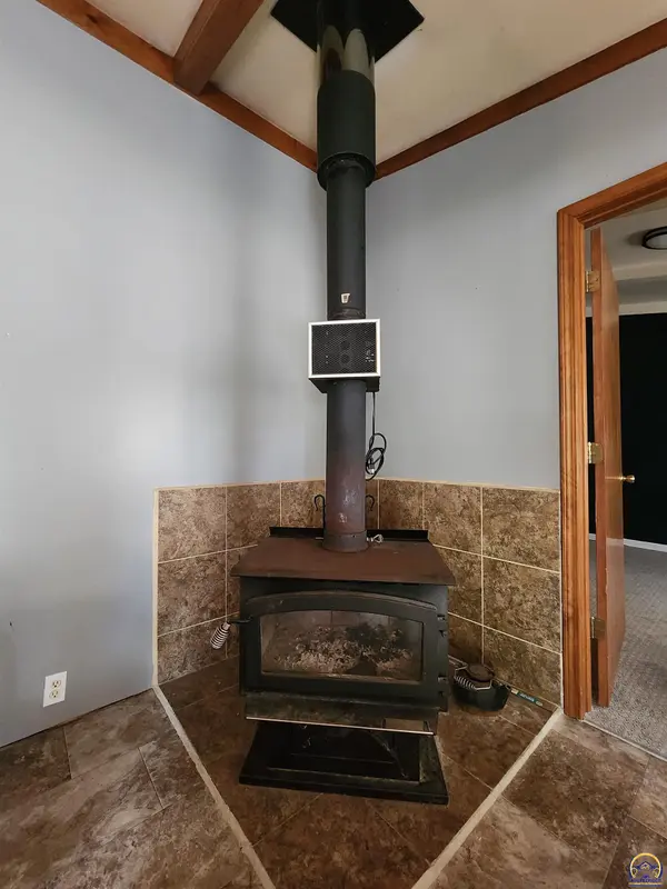310 W 1st AVE, Fairview, KS 66425