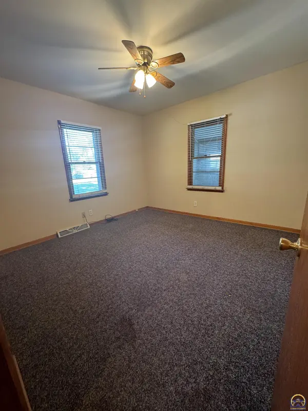 416 NE Kellam AVE, Topeka, KS 66616