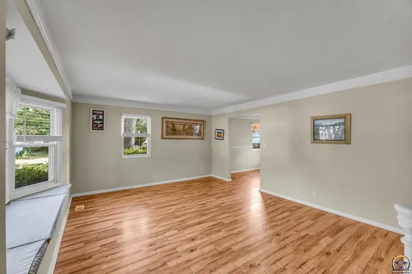 2341 SE Blair CT, Topeka, KS 66605