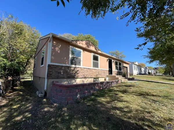 1008 SE 36th ST, Topeka, KS 66605