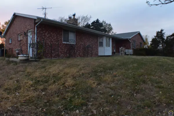 10585 262nd Rd, Holton, KS 66436
