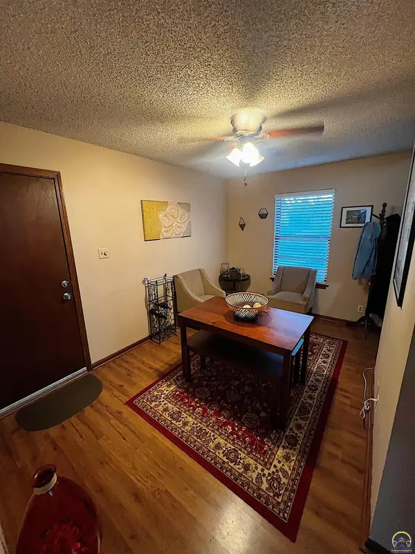 3844 SW Atwood AVE, Topeka, KS 66610