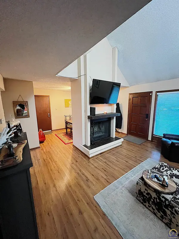 3844 SW Atwood AVE, Topeka, KS 66610