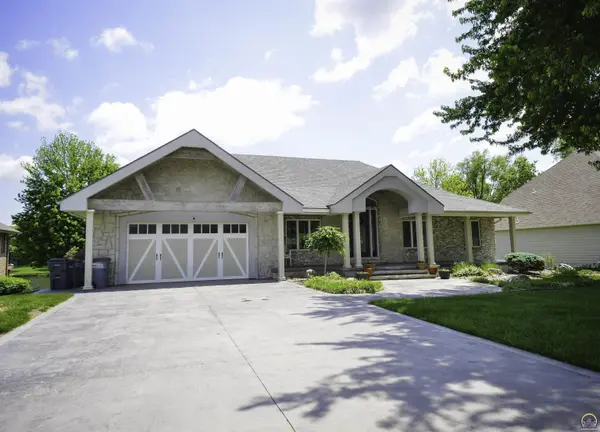 2910 West Lake Dr, Emporia, KS 66801