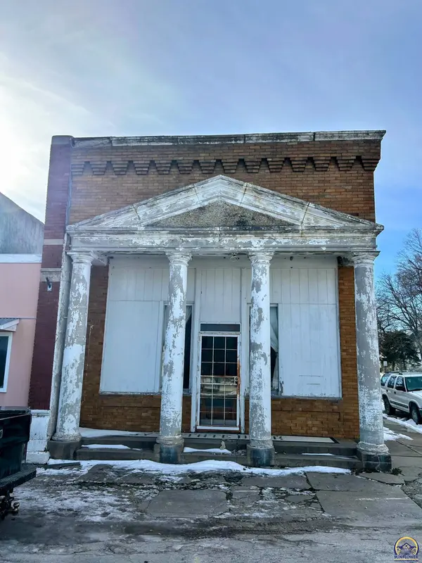 101 E Fourth St, Hoyt, KS 66440