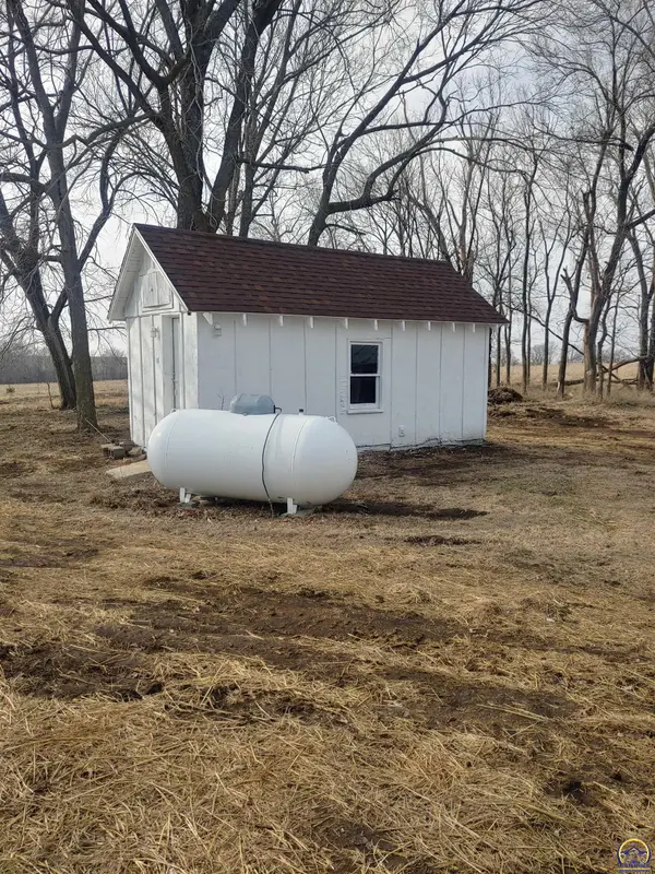 9784 Half Mound RD, Valley Falls, KS 66088