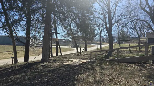 1125 College Rd, Holton, KS 66436