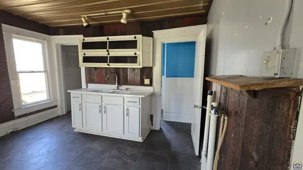 1125 College Rd, Holton, KS 66436